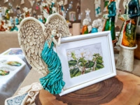 Angel Andrea + Frame - left turquoise -  13 x 18 cm decorative figurine 