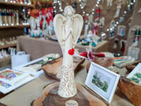 Angel with heart - beige -  35 x 15 cm decorative figurine 