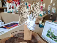 Angel of Humility - white right -  15 x 11.5 cm decorative figurine 