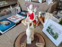 Angel Suri - red -  32 x 15 cm decorative figurine 