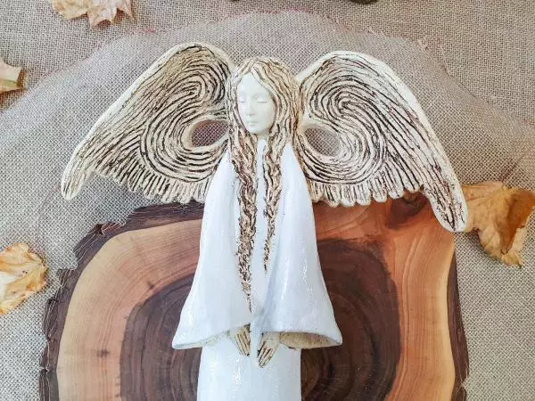 Angel Clara - white -  40 x 28 cm decorative figurine 