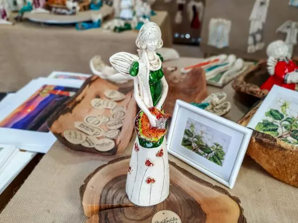 Angel Sunday Rose - green -  32 x 15 cm decorative figurine 