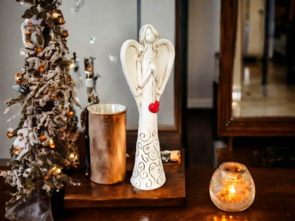 Angel with heart - beige -  35 x 15 cm decorative figurine 