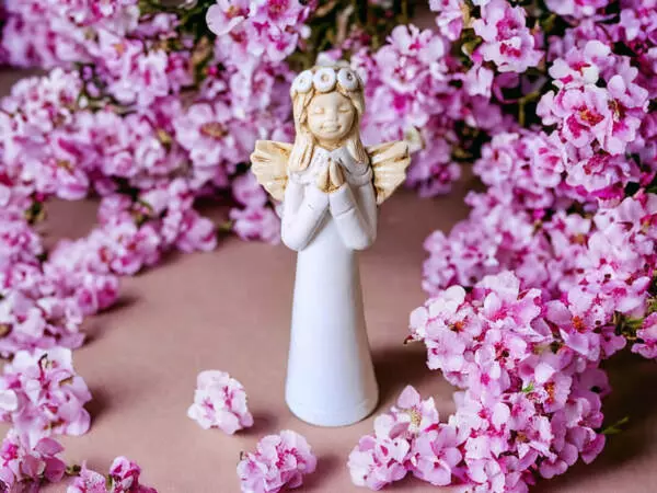 Angel Eva - white -  15 cm decorative figurine 