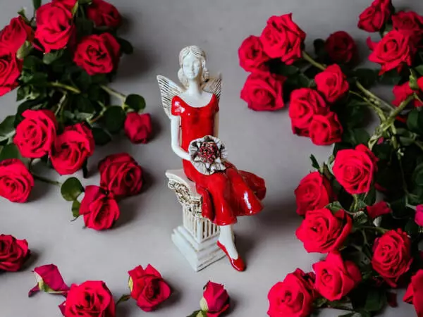 Angel Pauline - red -  20 x 9 cm decorative figurine 