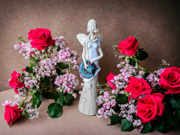 Angel Sunday Rose - white -  32 x 15 cm decorative figurine 