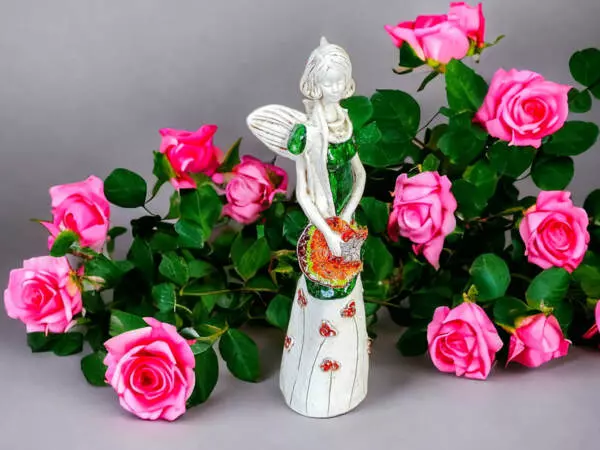 Angel Sunday Rose - green -  32 x 15 cm decorative figurine 