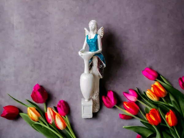 Angel Suri - turquoise -  32 x 15 cm decorative figurine 
