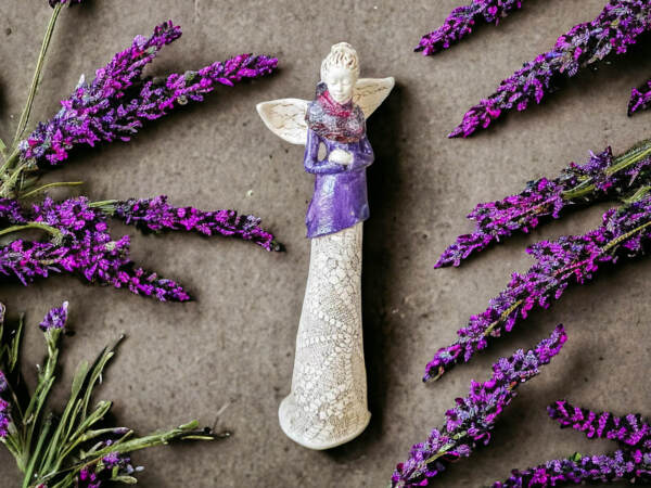 Angel Catherine - violet -  35 x 15 cm decorative figurine 